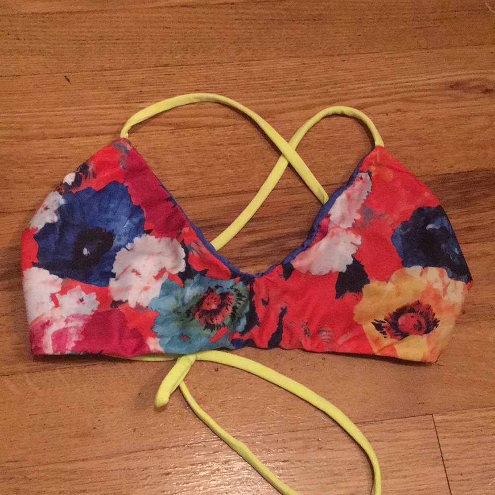 Savage swim top medium